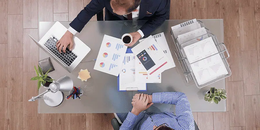 كيف يساعد تطوير المواقع في نمو الشركات وزيادة العملاء